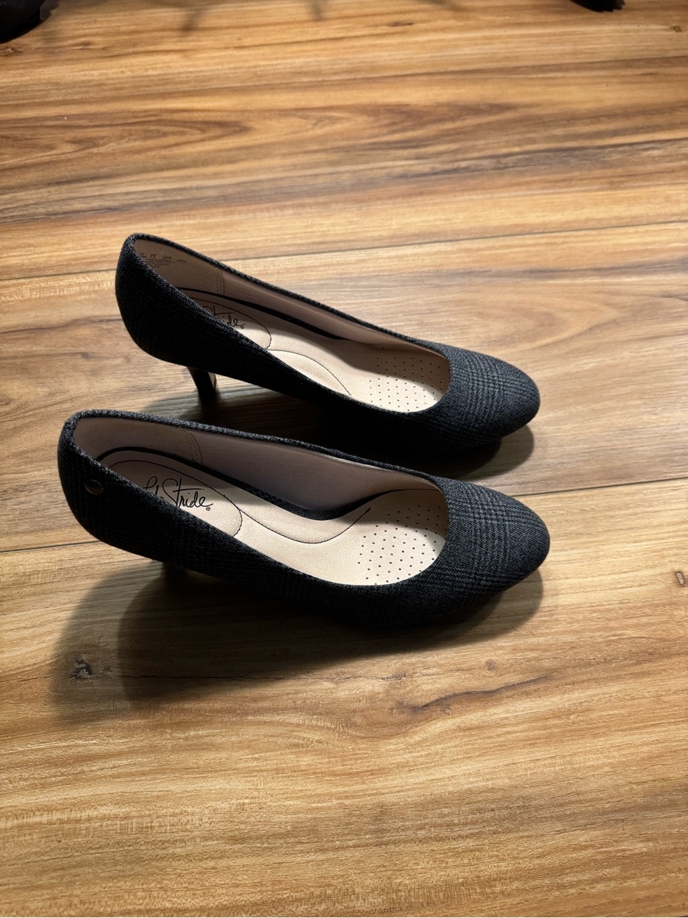 Life Stride Grey Plaid Textured Mid-Heel Pumps